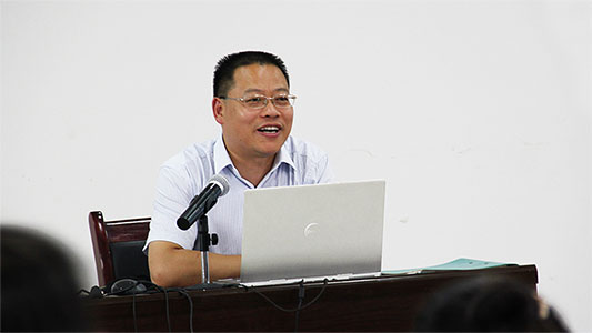 意昂4邀请公司法律顾问薛律师